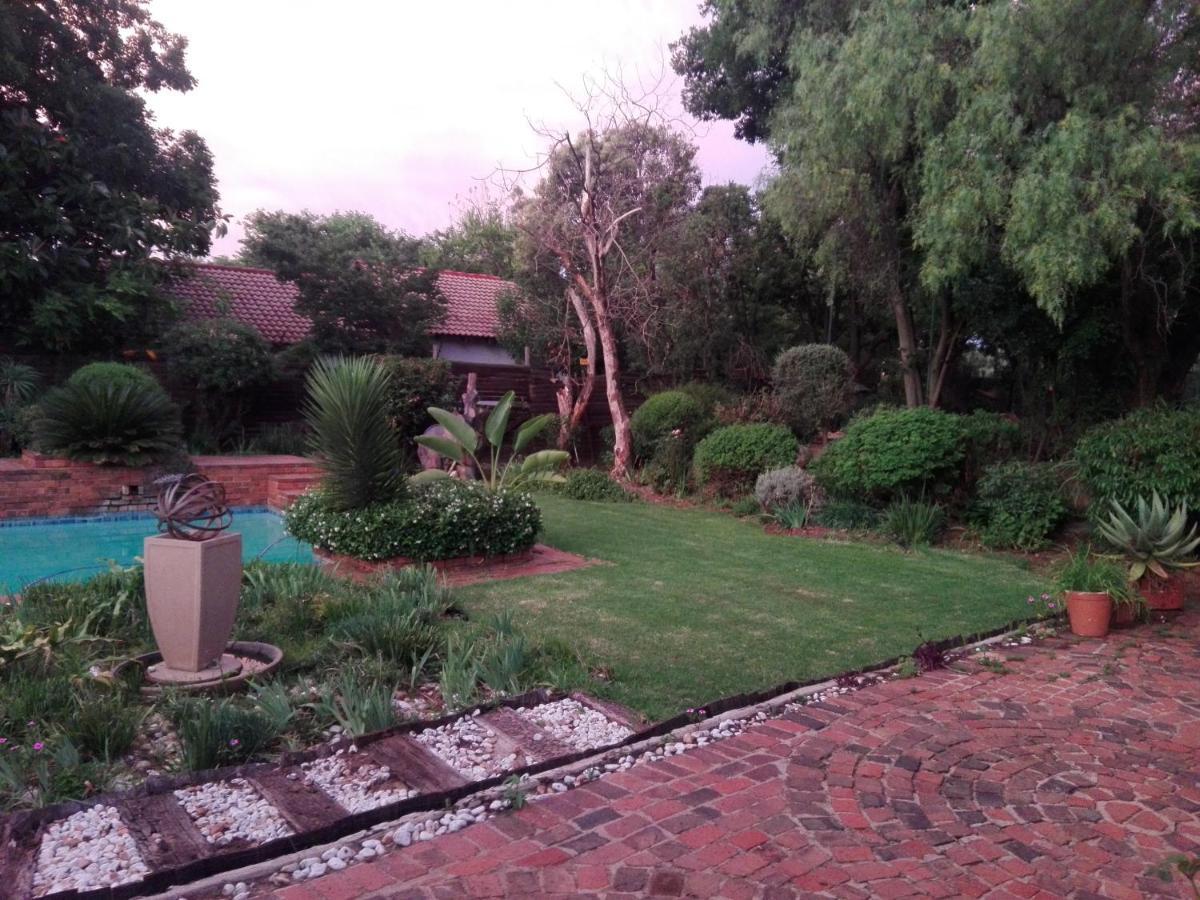 Fourways Guest Lodge Johannesburg Exterior foto